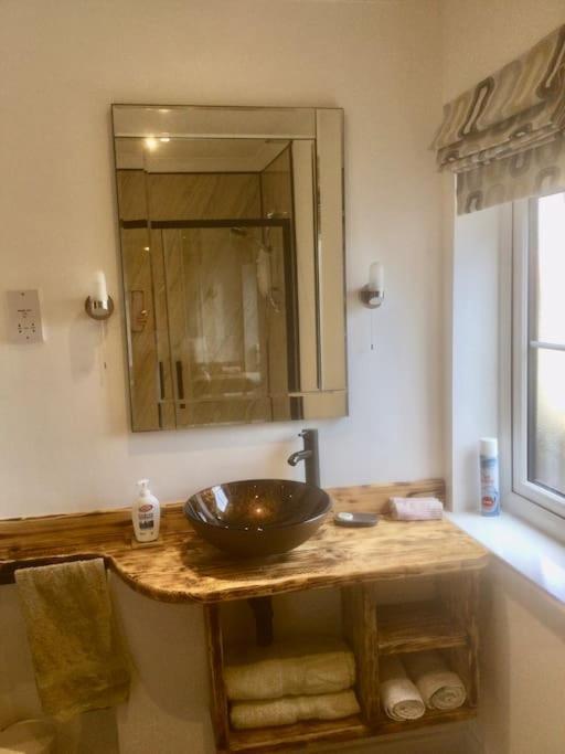 Henwick House Beautiful Flat,Private Parking, Short Walk To Town Lejlighed Ludlow Eksteriør billede